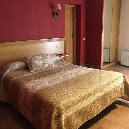 בורגונדו Hotel Rural El Alberche מראה חיצוני תמונה